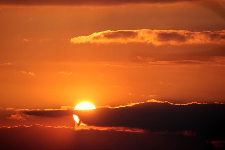 Free stock image of Setting Sun created by Pixabay