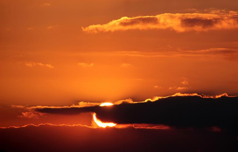 Free stock image of Setting Sun created by Pixabay