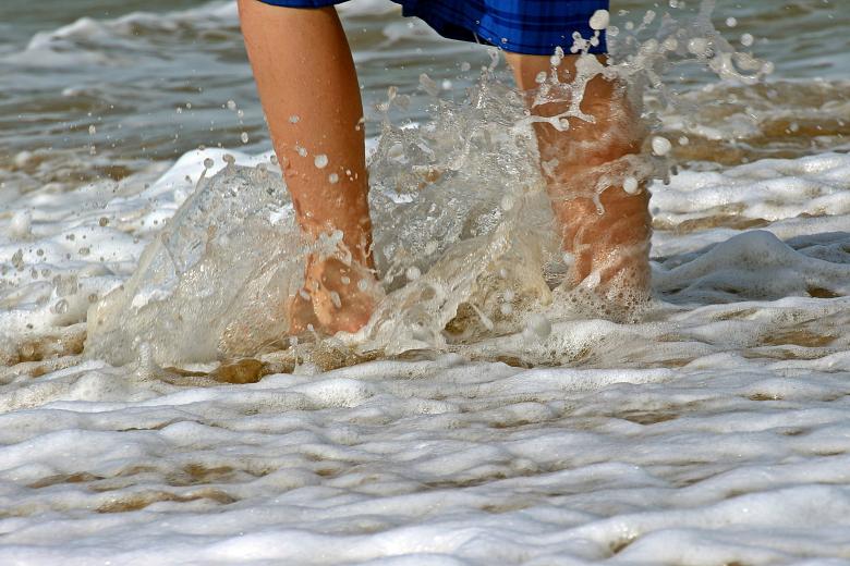 Free stock image of Playing With the Waves created by Pixabay