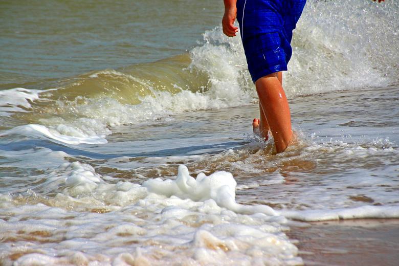 Free stock image of Playing With the Waves created by Pixabay
