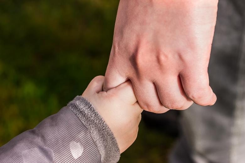 Free stock image of Holding Hands created by Pixabay