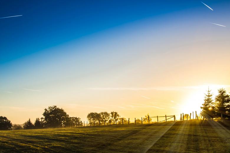 Free stock image of Setting Sun created by Pixabay
