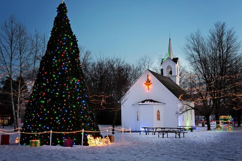 Free stock image of Christmas Church created by Pixabay