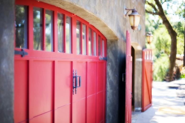 Free stock image of Garage Door created by Pixabay