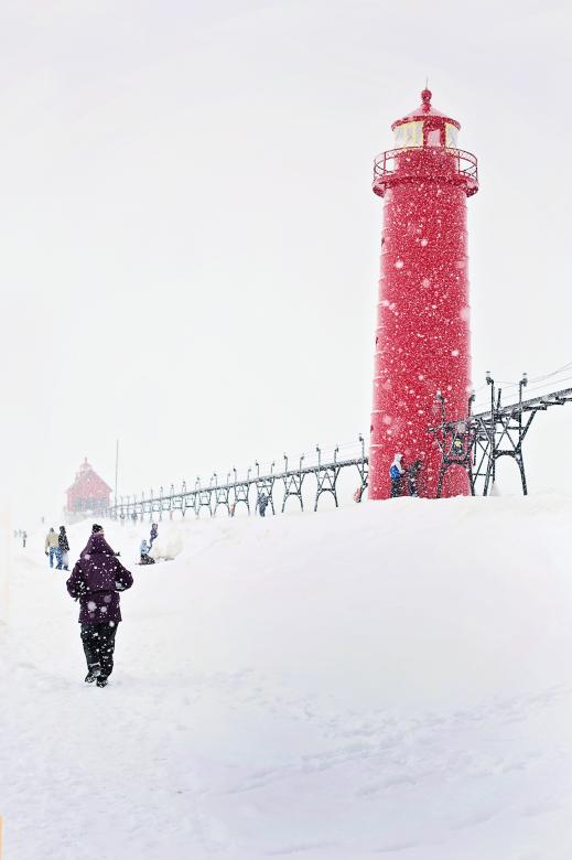 Free stock image of Lighthouse in Winter created by Pixabay
