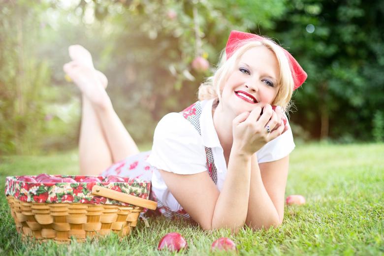 Free stock image of Posing With the Apple Basket created by Pixabay