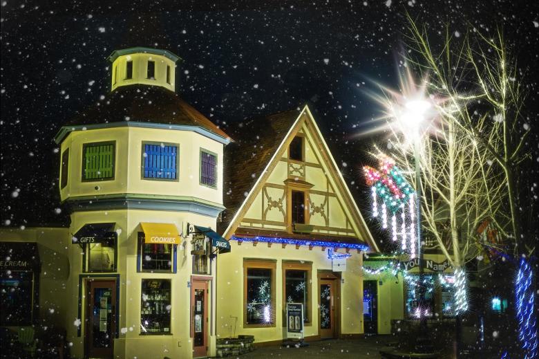 Free stock image of Christmas Village created by Pixabay