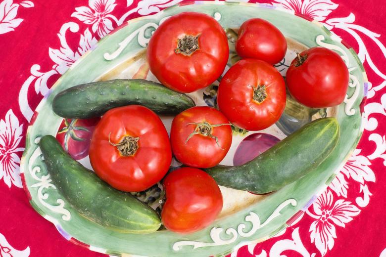 Free stock image of Tomatoes on the Table created by Pixabay