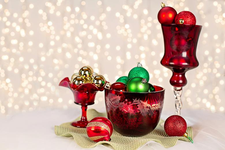 Free stock image of Christmas Ornaments - Balls and Baubles created by Pixabay
