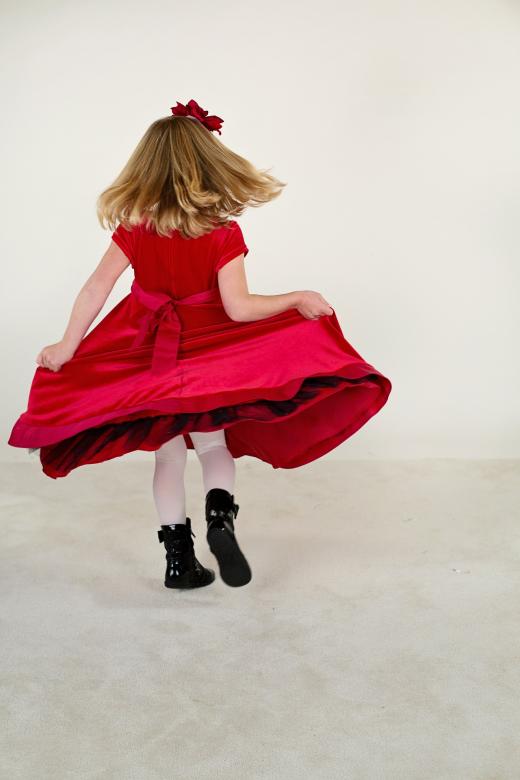 Free stock image of Little Girl in Red created by Pixabay