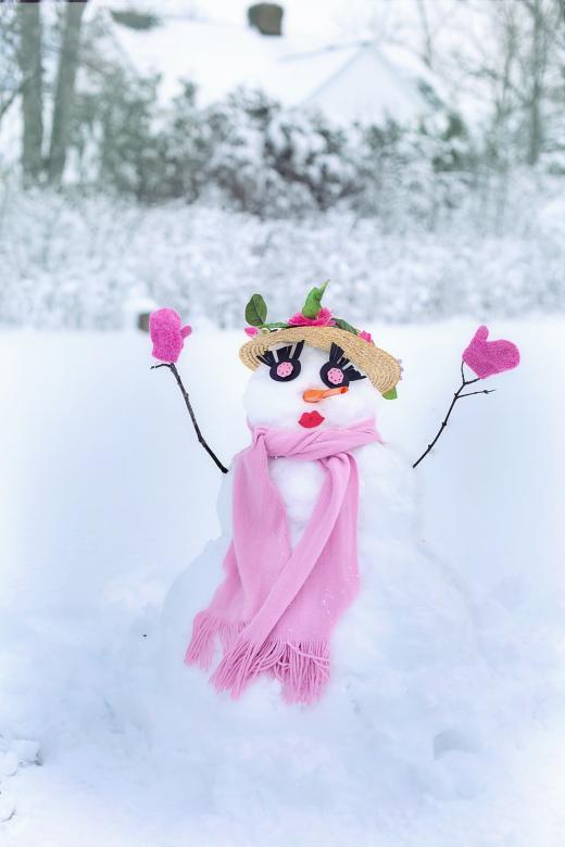 Free stock image of Snow Woman in Winter created by Pixabay