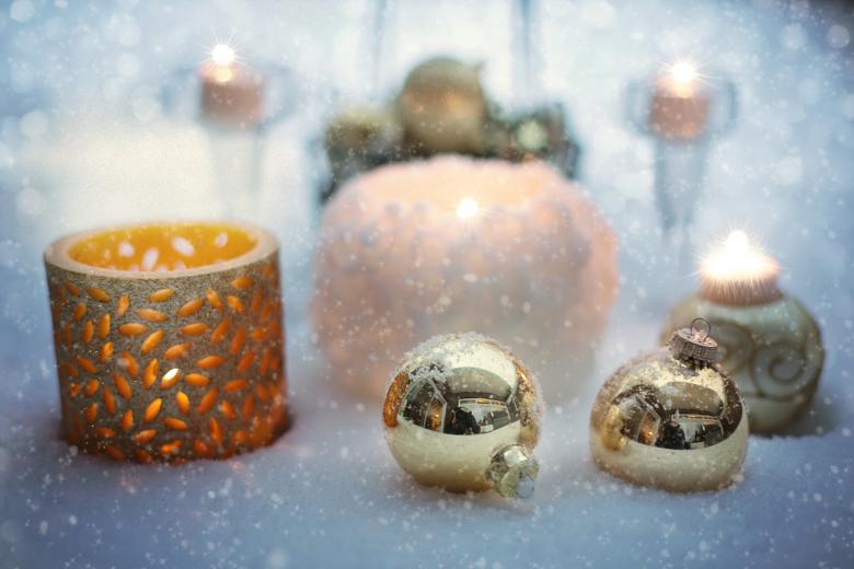 Free stock image of Christmas Bauble created by Pixabay