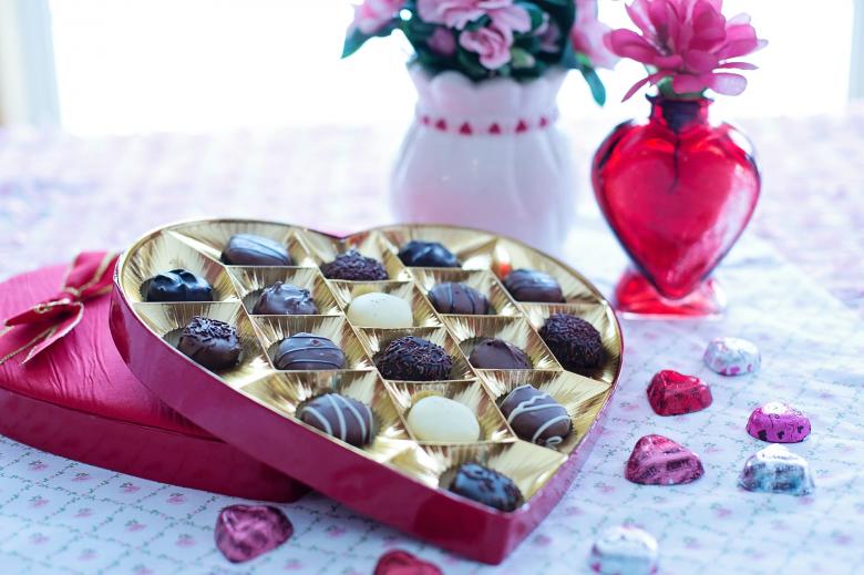 Free stock image of Valentine's Day Chocolates created by Pixabay
