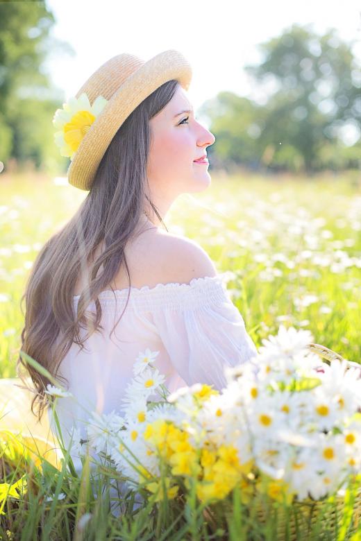 Free stock image of Pretty Woman created by Pixabay