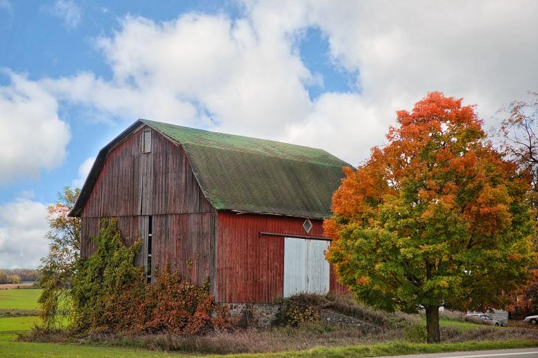 Free stock image of Red Barn created by Pixabay