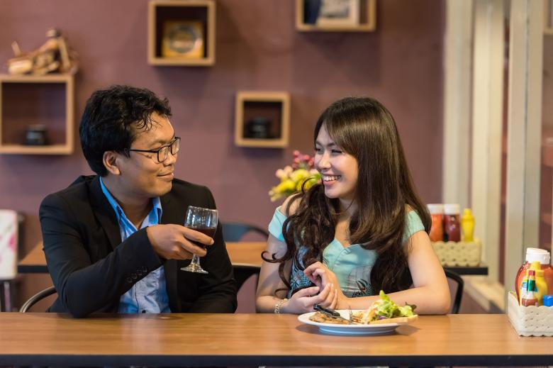Free stock image of Adults on a Date created by Pixabay