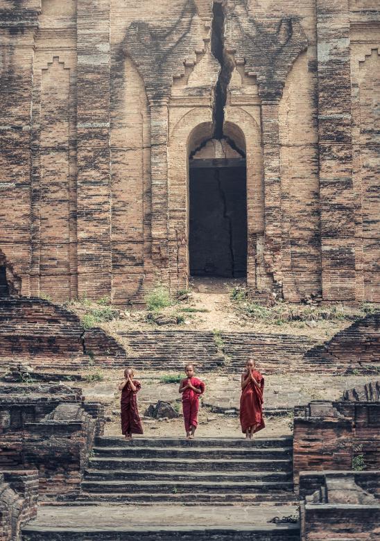 Free stock image of Little Monks created by Pixabay