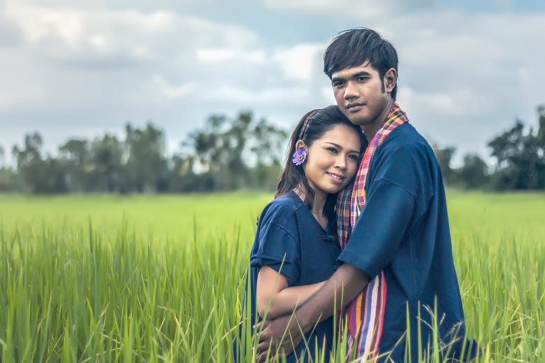 Free stock image of Couple in the Field created by Pixabay