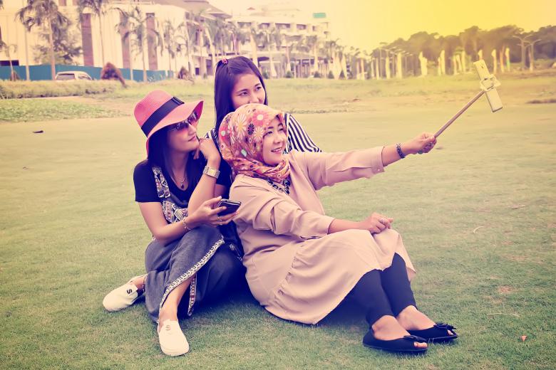 Free stock image of Sister Selfie created by Satrio aribowo