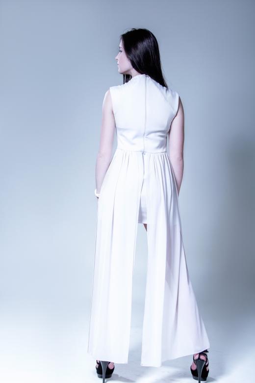 Free stock image of Girl in White Dress created by Pixabay