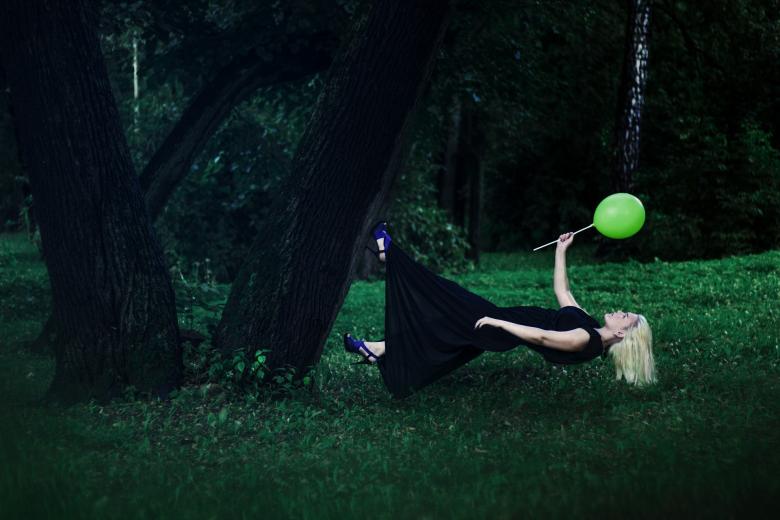 Free stock image of Lady Levitation created by Pixabay