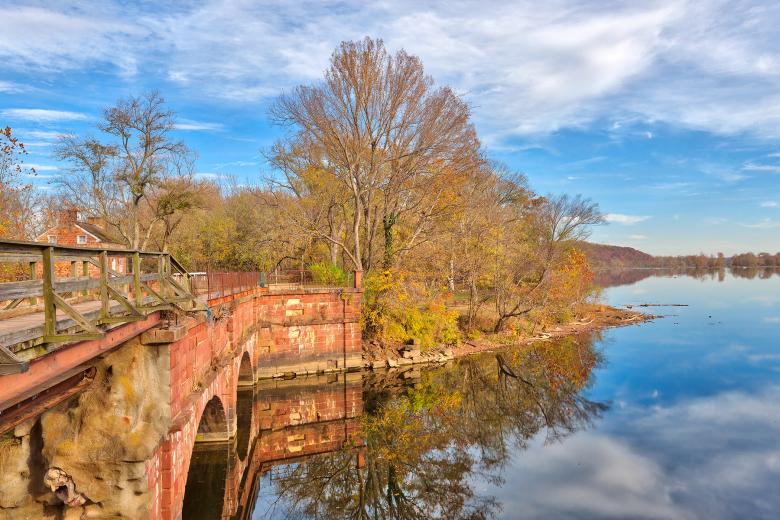 Free stock image of Autumn Aqueduct Decay - HDR created by Nicolas Raymond