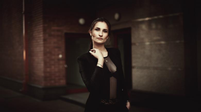 Free stock image of Business Lady created by Pixabay