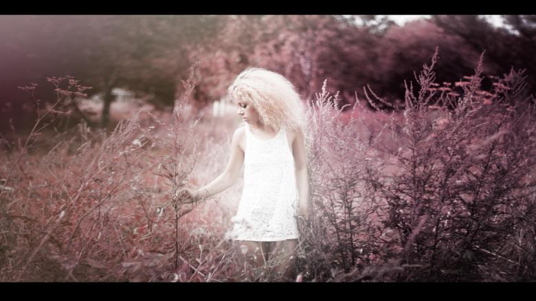 Free stock image of Girl with Wild Plants created by Pixabay