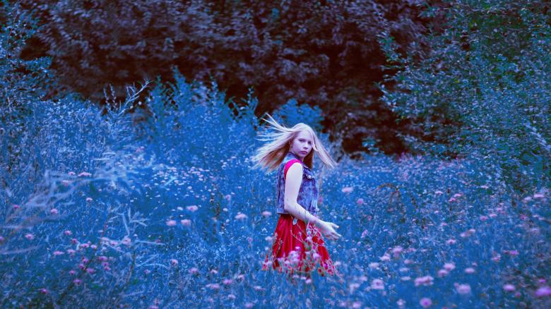 Free stock image of Girl in the Field created by Pixabay