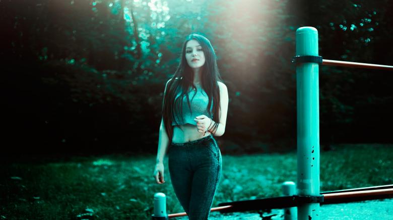 Free stock image of Beauty in Jeans created by Pixabay