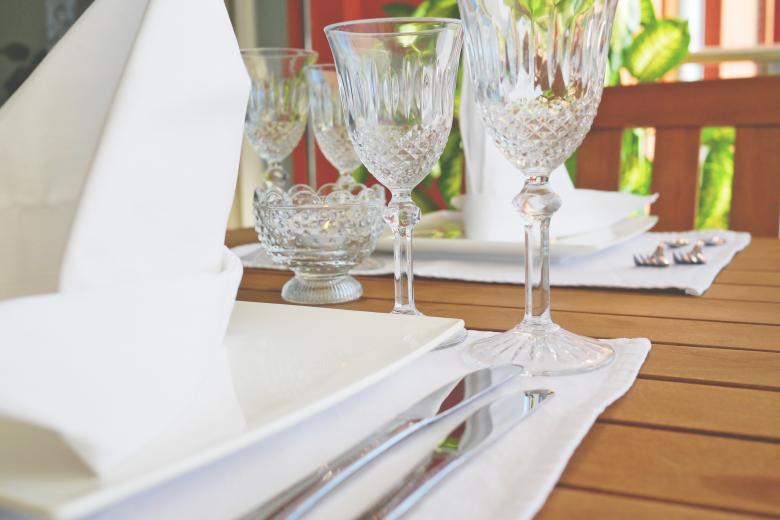 Free stock image of Gedeckter Table created by Pixabay