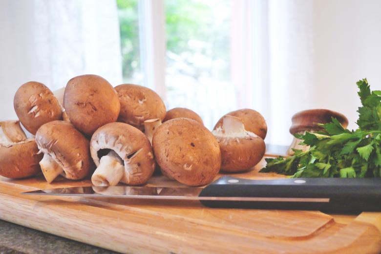 Free stock image of Mushrooms in the Kitchen created by Pixabay