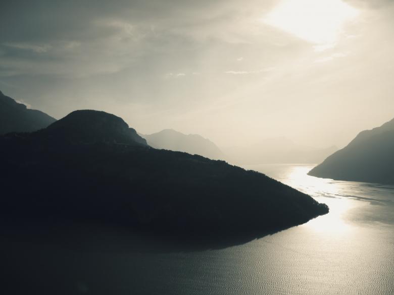 Free stock image of Vierwaldstettersee created by Pixabay
