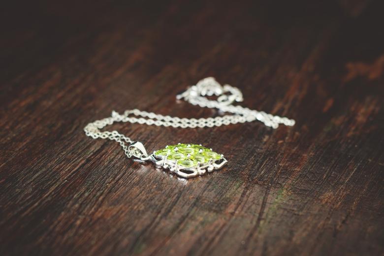 Free stock image of Necklace on the Wood created by Pixabay