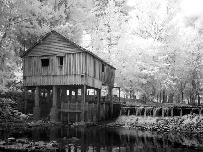 Free stock image of Wooden Mill created by Pixabay