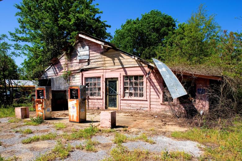 Free stock image of Old Gas Pump created by Pixabay