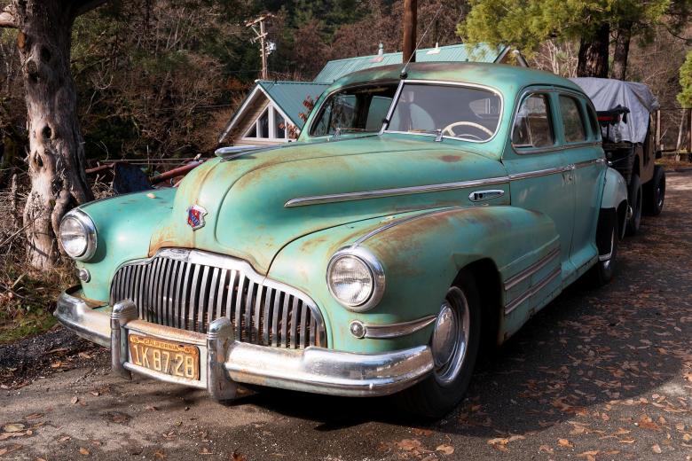 Free stock image of Chrysler created by Pixabay