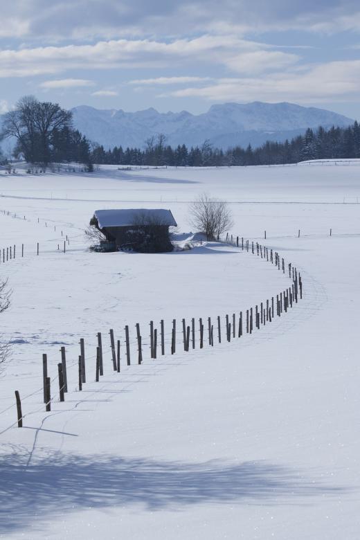 Free stock image of Cottage In Winter created by Pixabay