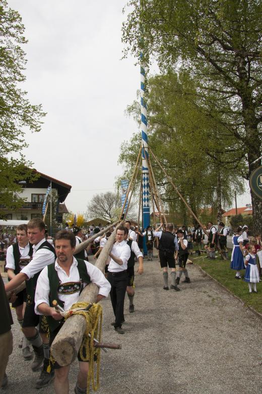 Free stock image of Maypole created by Pixabay
