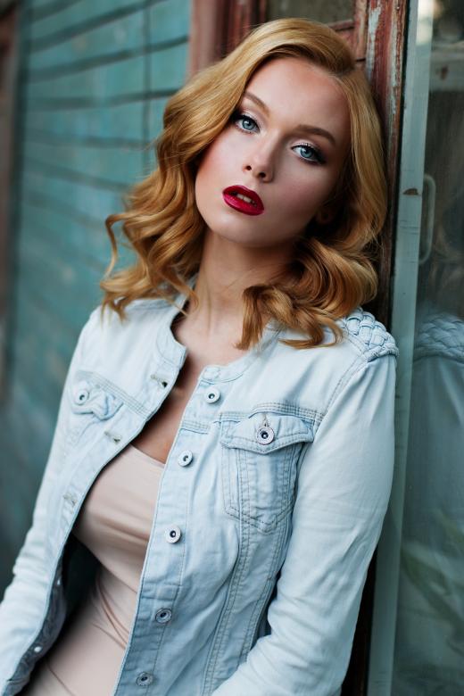 Free stock image of Blonde Woman Posing created by Pixabay
