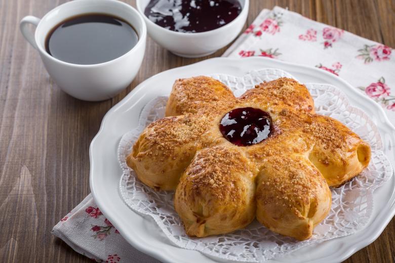 Free stock image of Baked Bun created by Pixabay