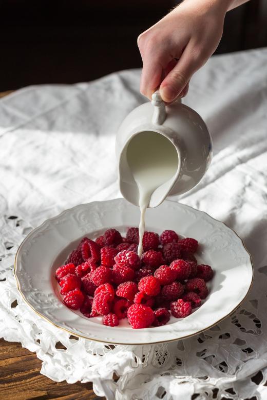 Free stock image of Raspberries and Milk created by Pixabay