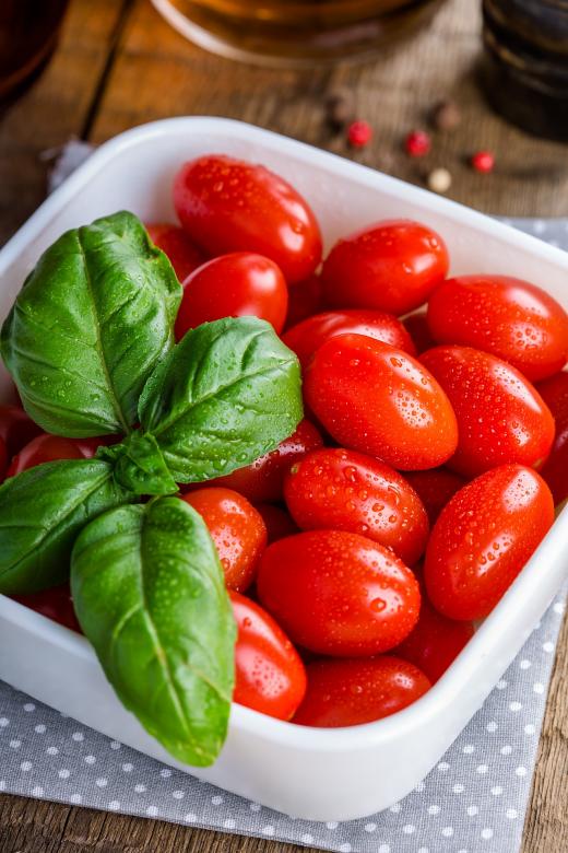 Free stock image of Tomatoes in the Kitchen created by Pixabay