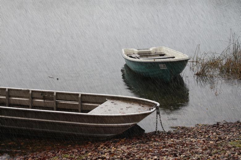 Free stock image of Raining on the River bank created by Pixabay
