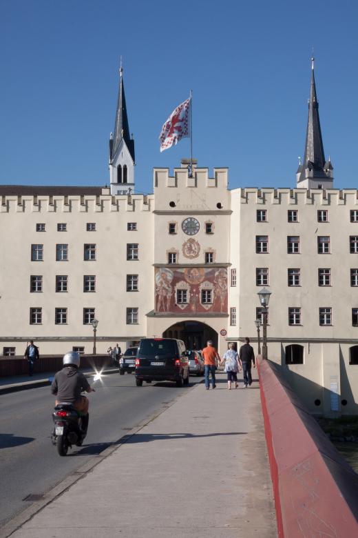 Free stock image of City Gate created by Pixabay