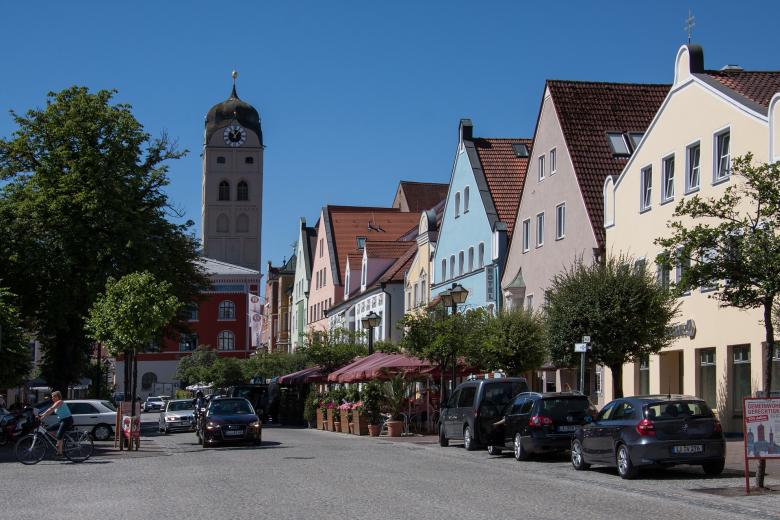 Free stock image of Town Houses created by Pixabay