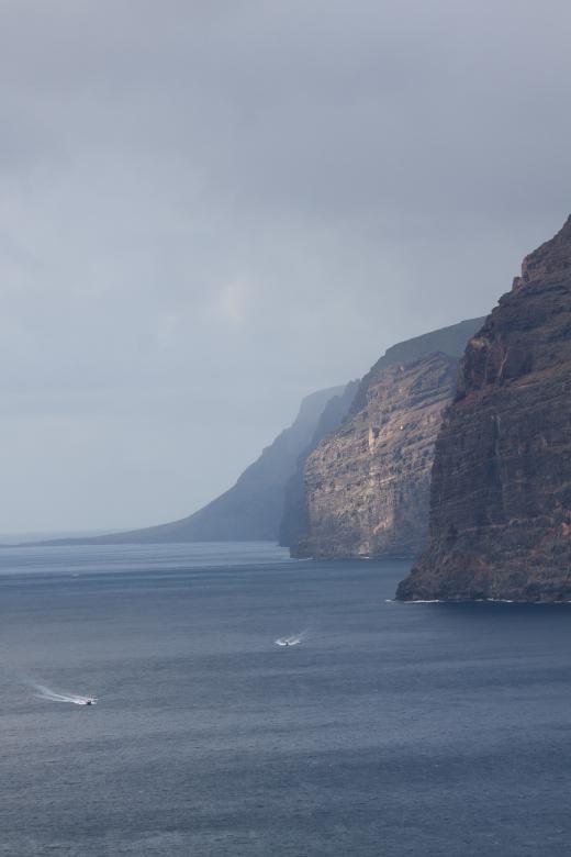 Free stock image of Cliffs on the Island created by Pixabay
