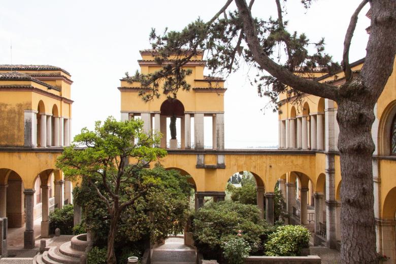 Free stock image of Old Villa created by Pixabay