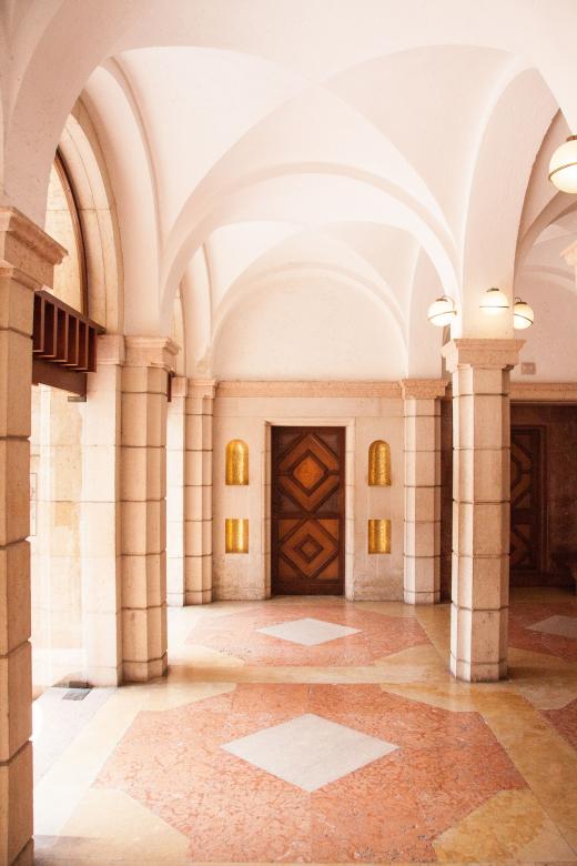 Free stock image of Inside the Villa created by Pixabay