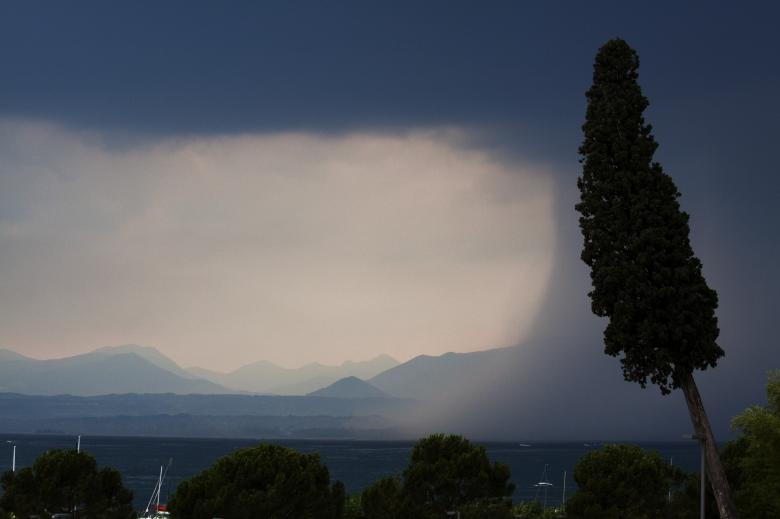 Free stock image of Storm Coming created by Pixabay